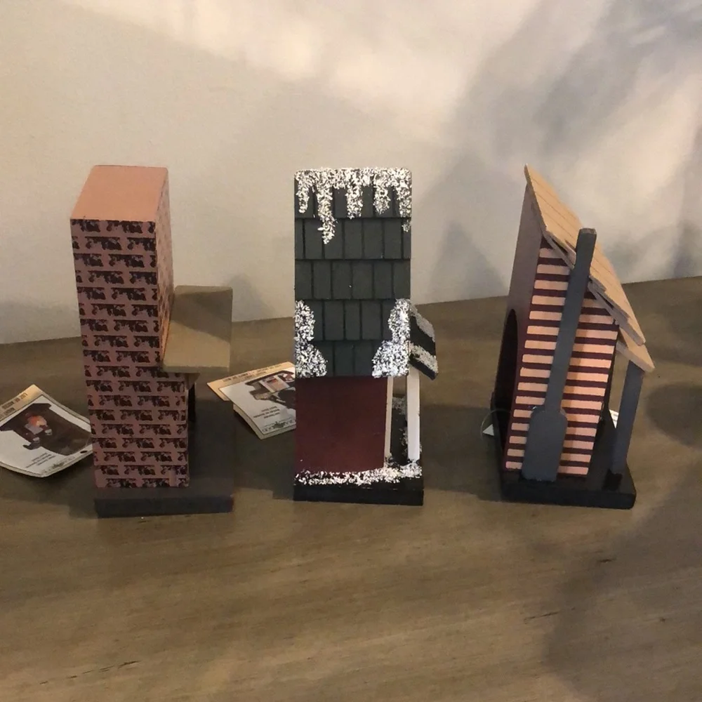 DARICE CRAFTWOOD MINIATURE FIREPLACE, SNOW HOUSE AND LOG HOUSE NIGHT LIGHT